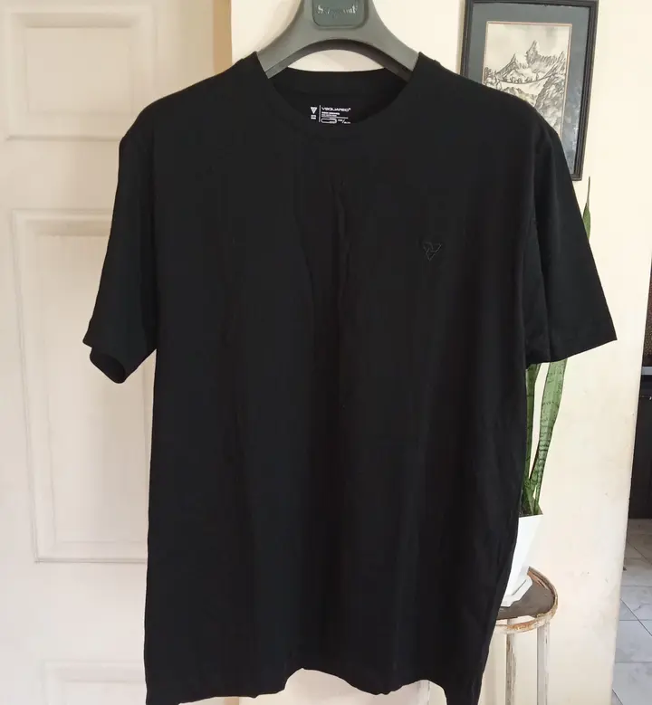 v2 Packet Round Neck Tshirt